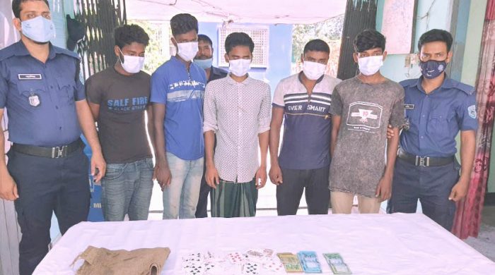 ৫ জুয়াড়ী